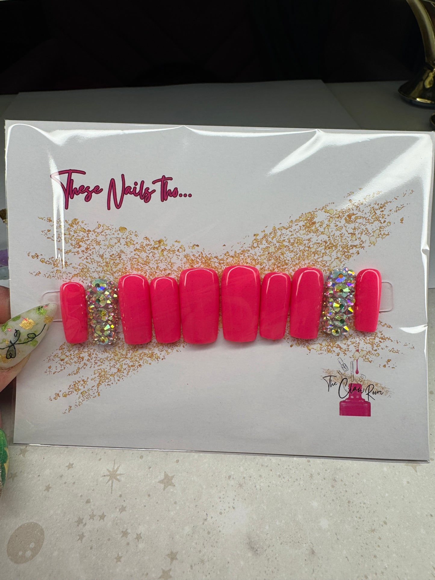 Glow Getter Press-On Nail Set