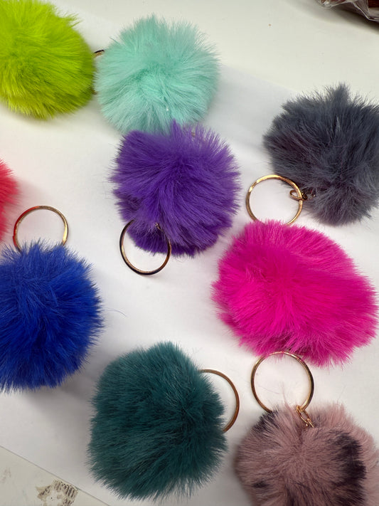💖 The Claw Room Pom Keychains