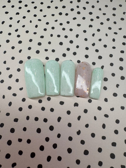 Minted Elegance Press-On Nails