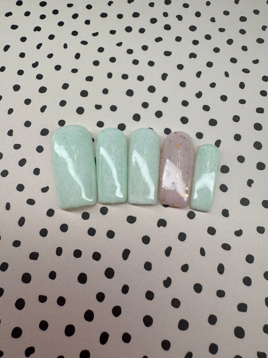 Minted Elegance Press-On Nails